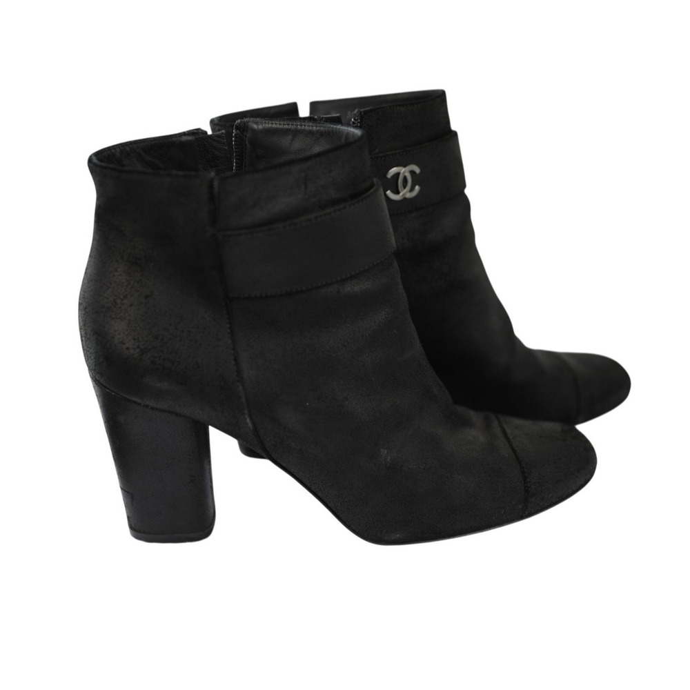 Chanel Black Distressed Leather CC Logo Ankle Boots G27906 Sz 37 Cap Toe Bootie